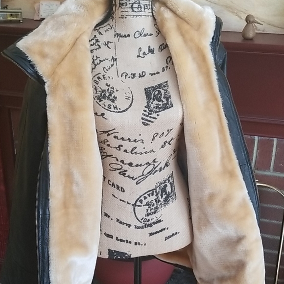 RELIABLE SOURCE - LEATHER BOMBER - Picture 4 of 7